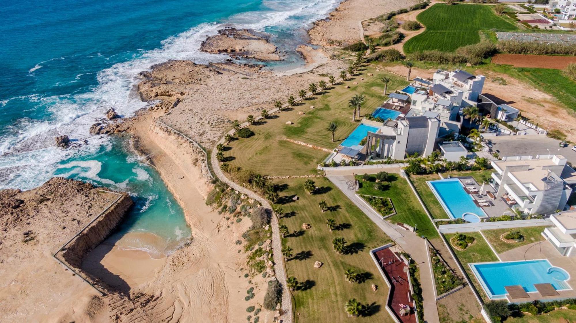 Villaer Vivo Mare Beachfornt - Azure Ajía Nápa